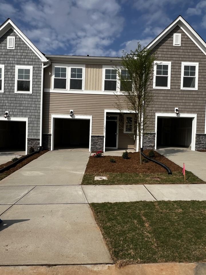 5871 Woodlawn Dr #1 - Photo 2 of 27