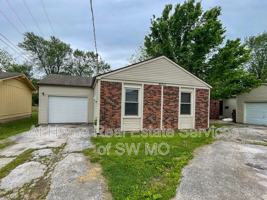 featured image of 3356 E Whiteside St