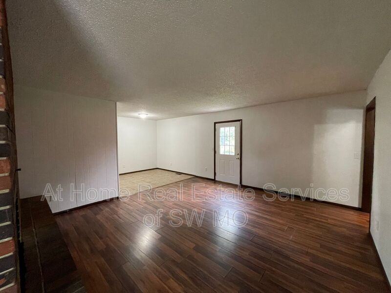 3356 E Whiteside St - Photo 2 of 13