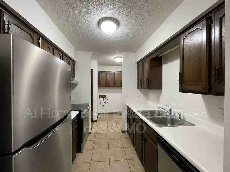 3356 E Whiteside St - Photo 5 of 13