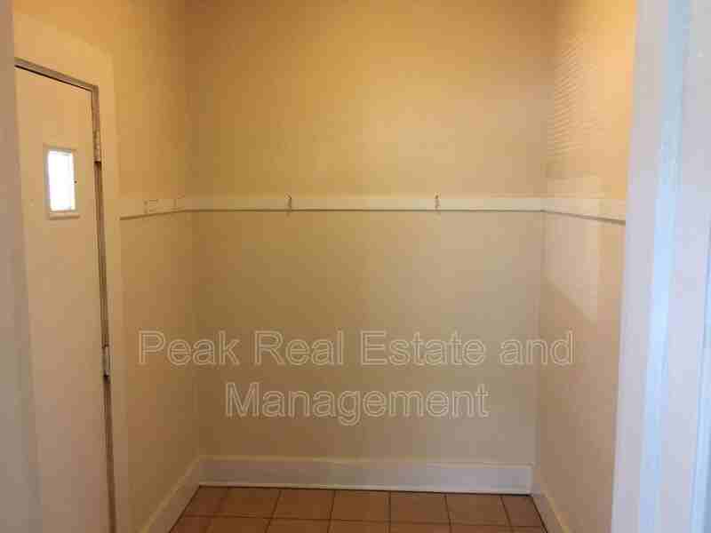 738 Oakland Ave Sw - Photo 4 of 9