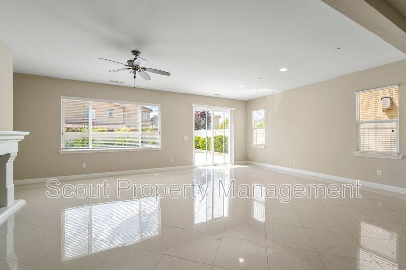 39157 Hidden Creek Ln - Photo 3 of 28