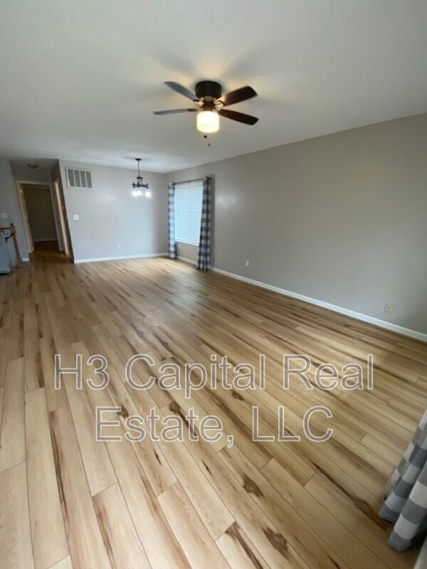 870 Lester Ave - Photo 2 of 21