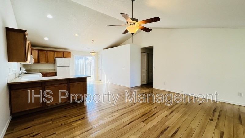 5718 Westport Ln - Photo 3 of 10