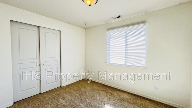 5718 Westport Ln - Photo 6 of 10