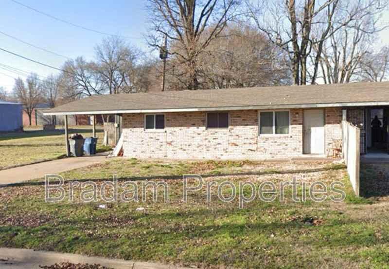 1331 E 56th St - Photo 2 of 11