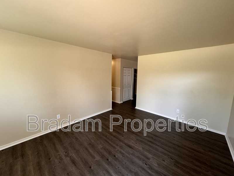1331 E 56th St - Photo 3 of 11