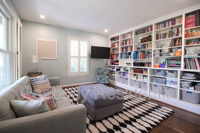 2329 N Jackson St - Photo 2 of 30