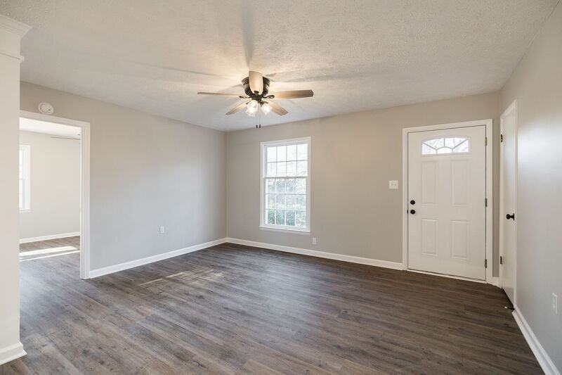 1210 Bouldercrest Cir - Photo 2 of 34