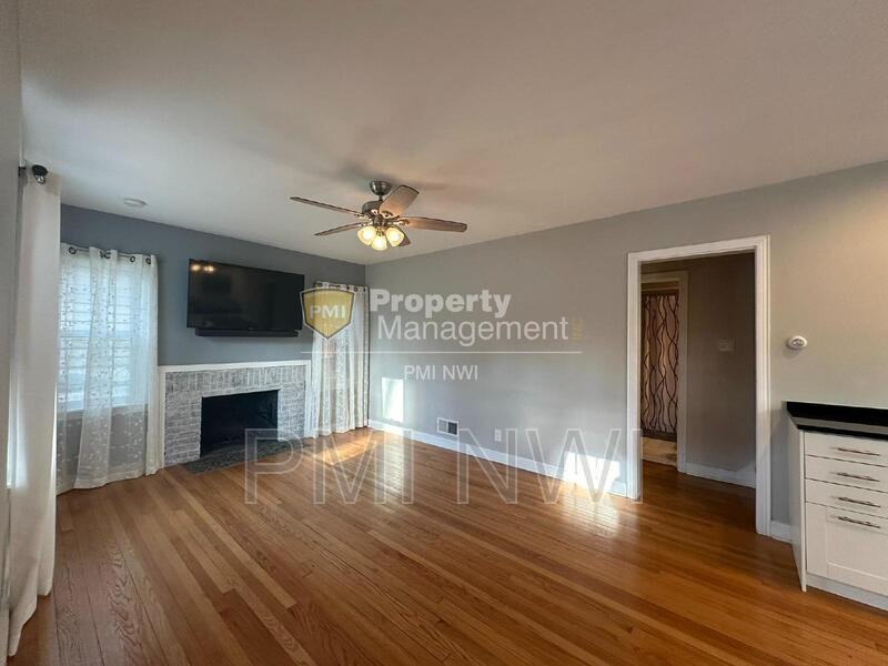 1021 N Sullivan St - Photo 3 of 28