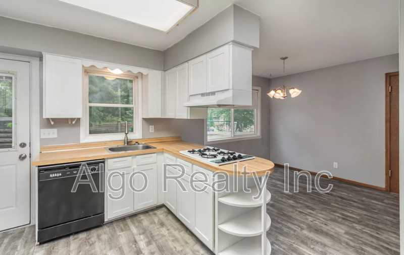 3620 3620/3630 Louisiana Avenue North - Photo 3 of 9