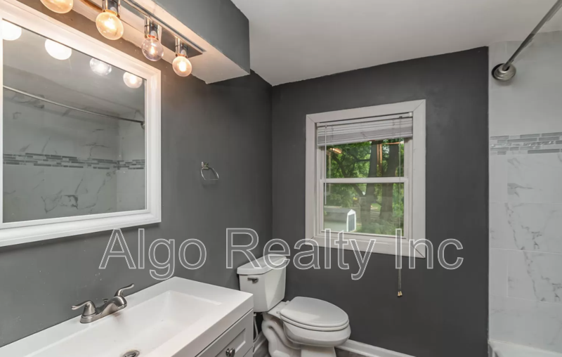 3620 3620/3630 Louisiana Avenue North - Photo 6 of 9