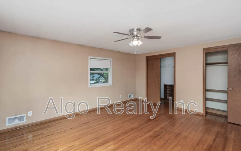 3620 3620/3630 Louisiana Avenue North - Photo 7 of 9