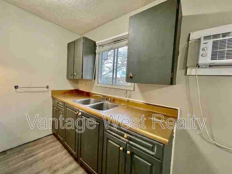 402 Hein Rd - Photo 2 of 28