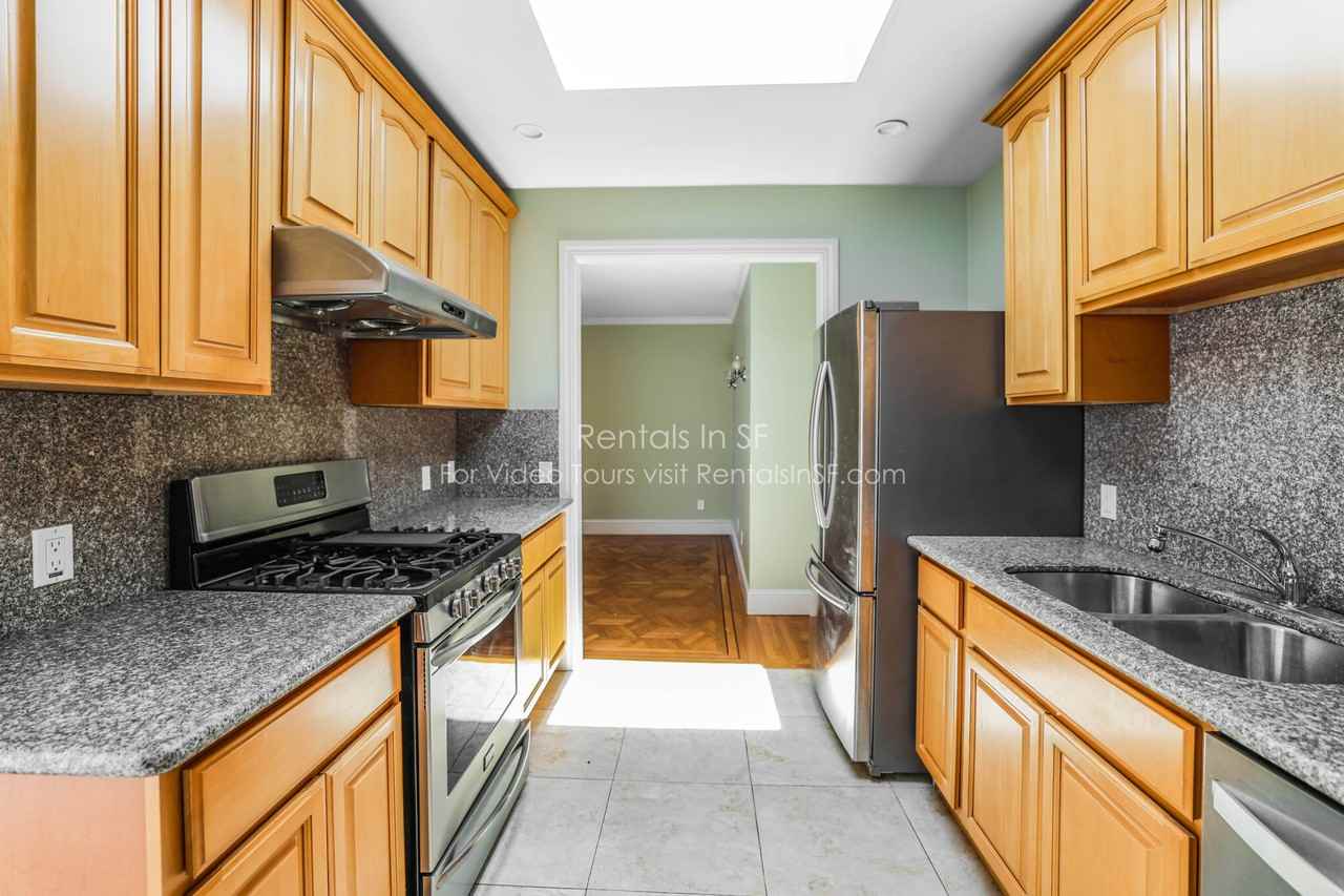 866 30th Ave - Photo 4 of 24