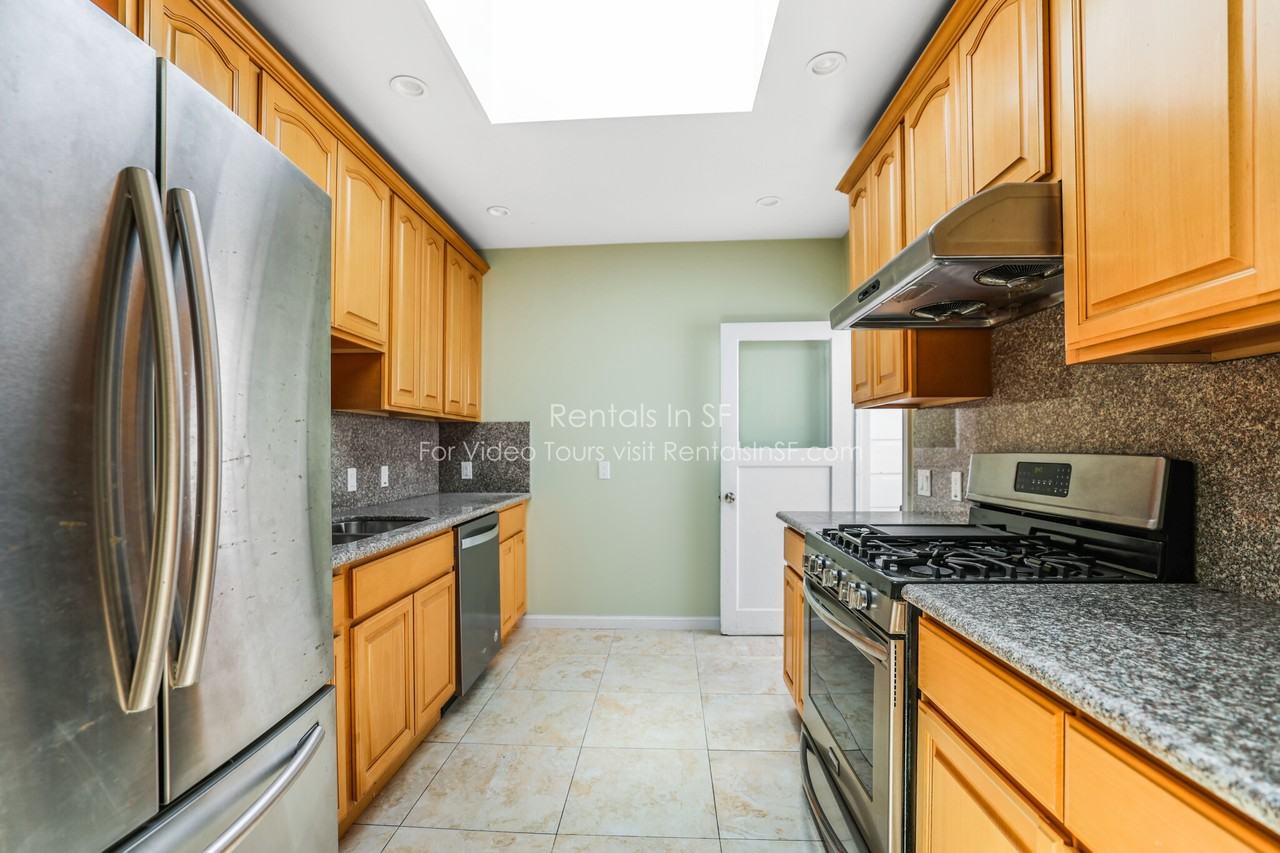 866 30th Ave - Photo 5 of 24