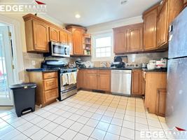 featured image of 32 Bayard St