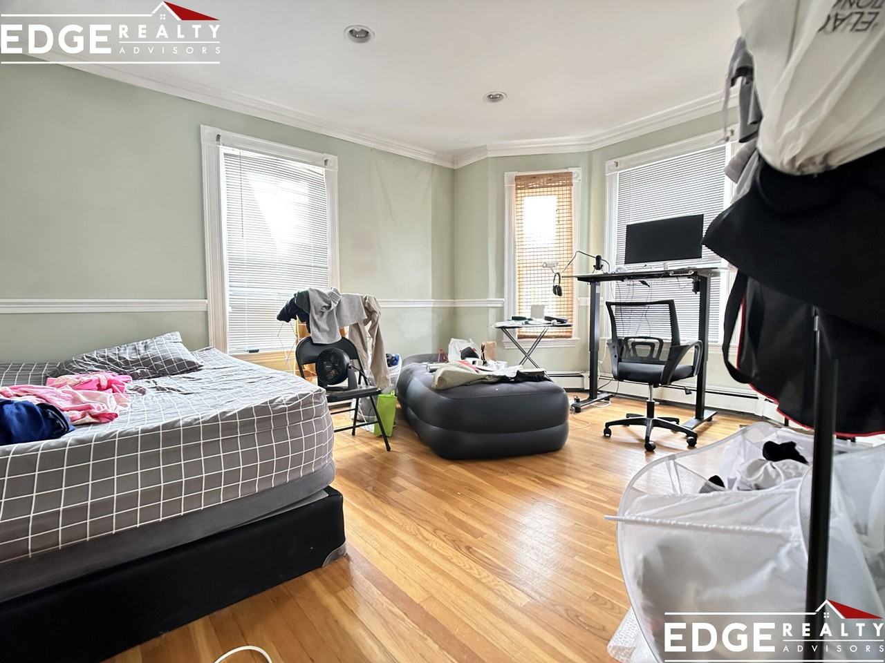 32 Bayard St - Photo 4 of 12