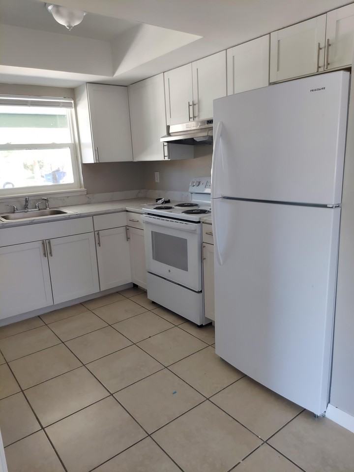 11341 Linda Loma Drive - Photo 3 of 17