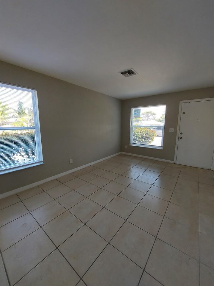 11341 Linda Loma Drive - Photo 4 of 17