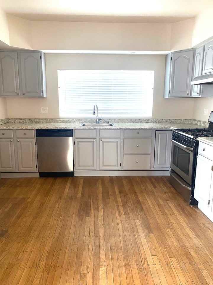 916 Chester Pike - Photo 3 of 10