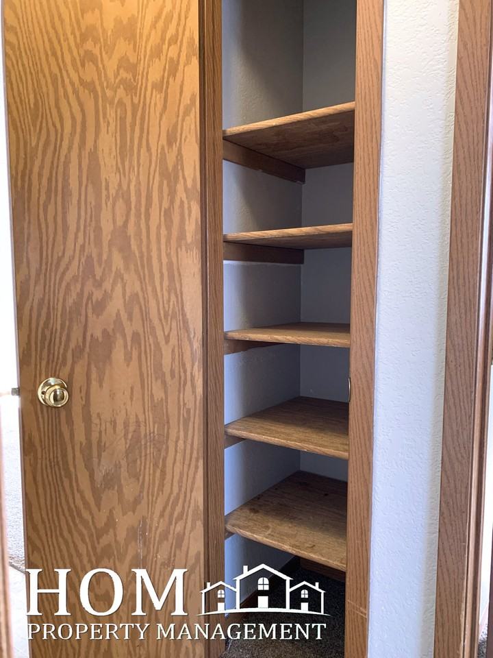 1865 Northway Drive - Photo 5 of 10