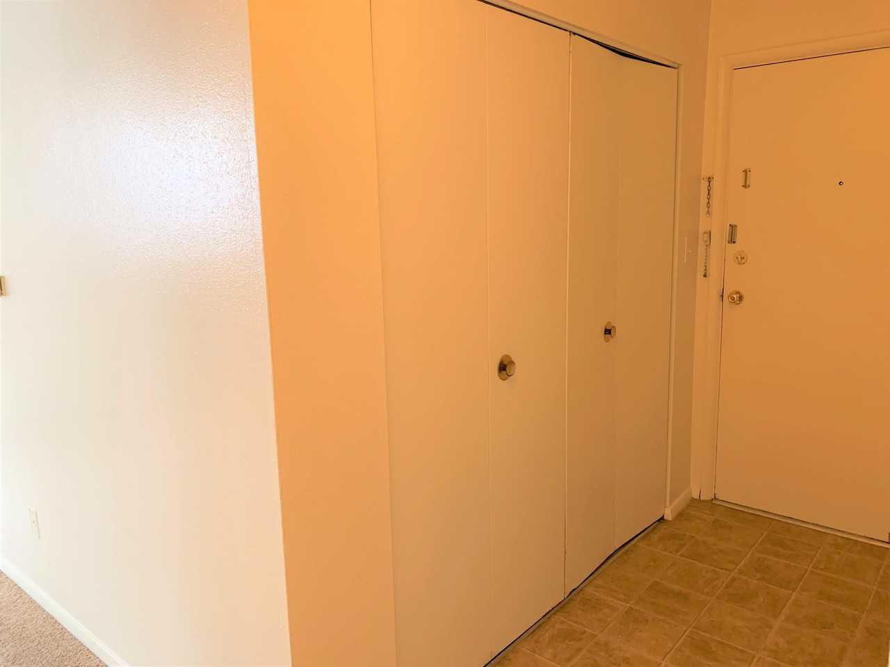 875 26th St - Photo 3 of 12