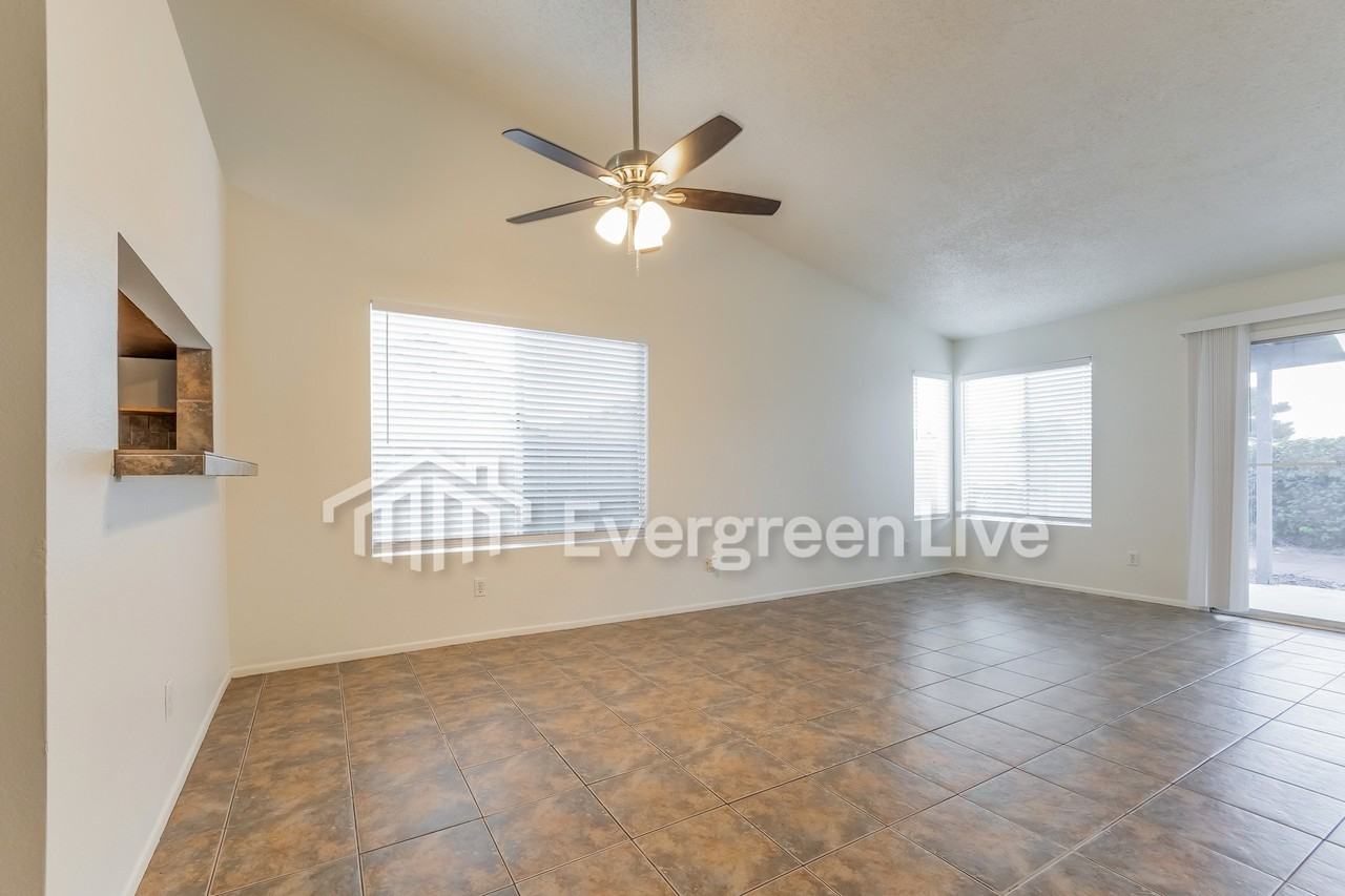 4301 W Blacksmith St - Photo 7 of 27