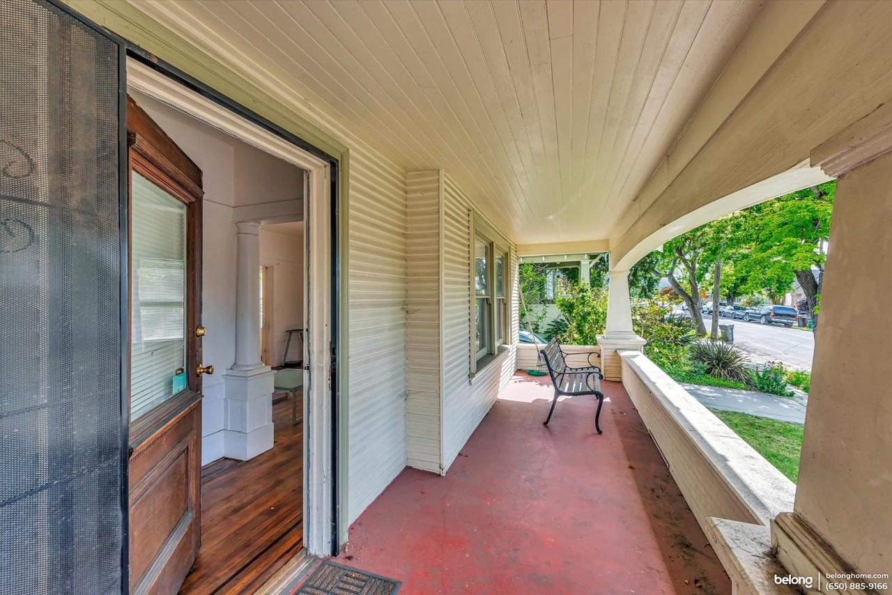 2216 41st Ave - Photo 2 of 20