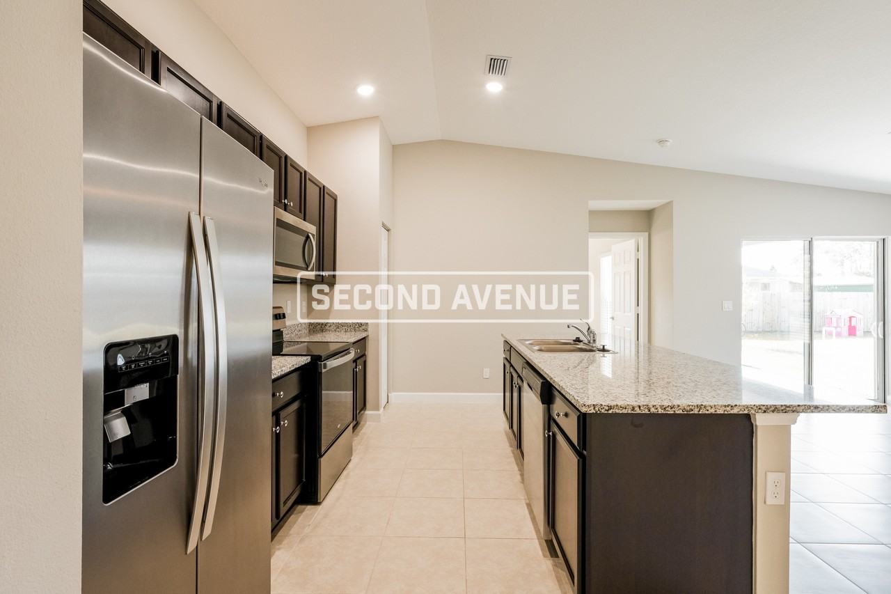 3090 Tinley Rd Se - Photo 2 of 22