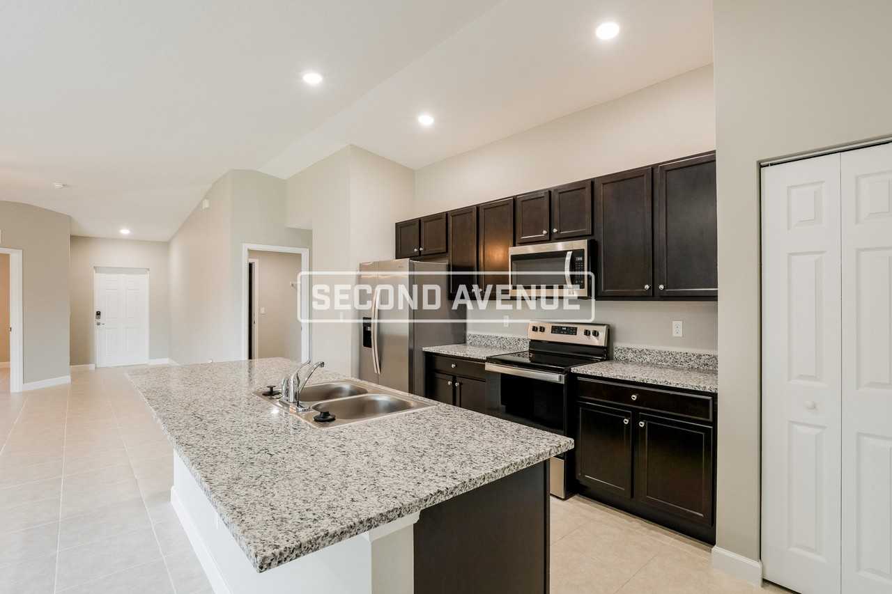 3090 Tinley Rd Se - Photo 4 of 22