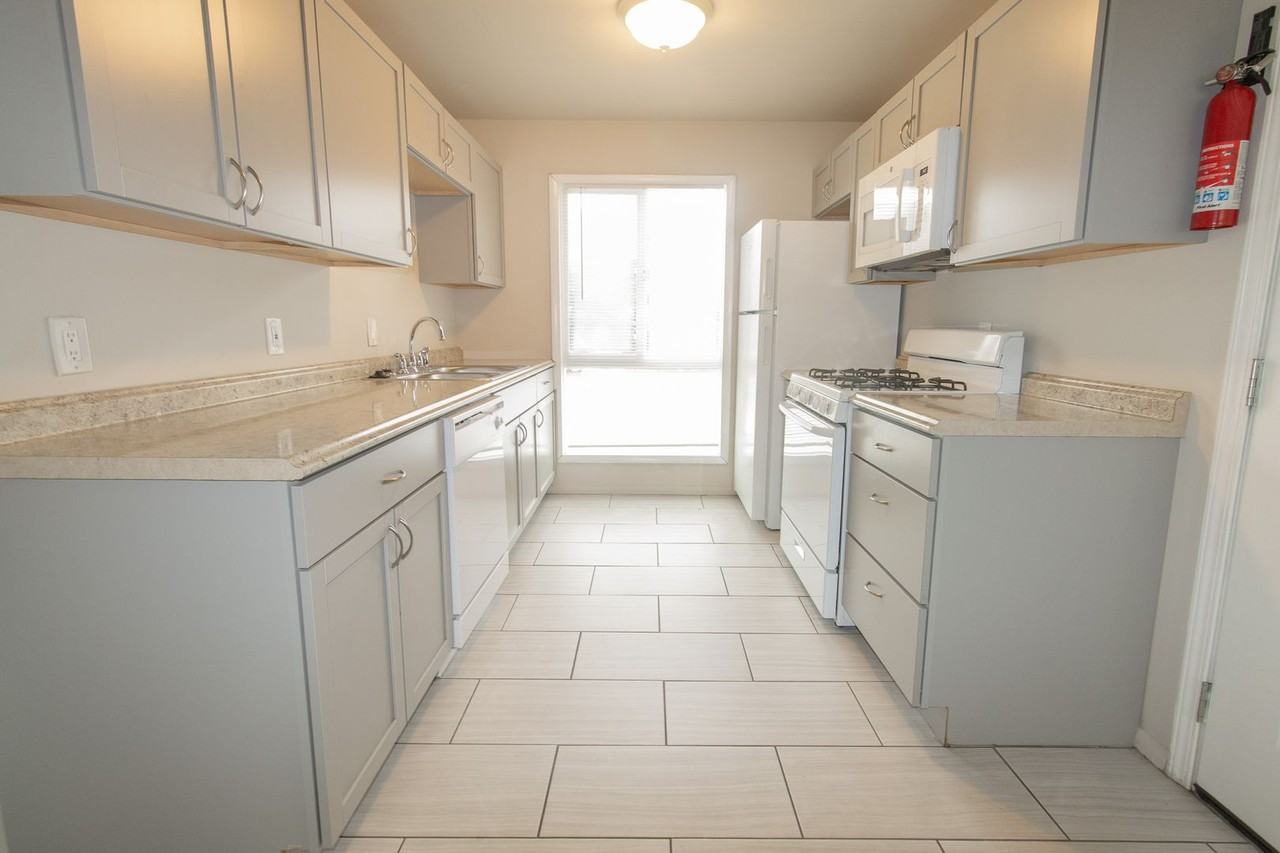 Eastgate Apartments - Photo 3 of 22