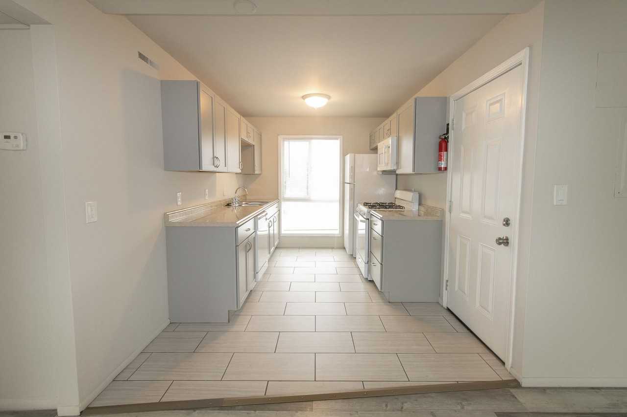 Eastgate Apartments - Photo 4 of 22