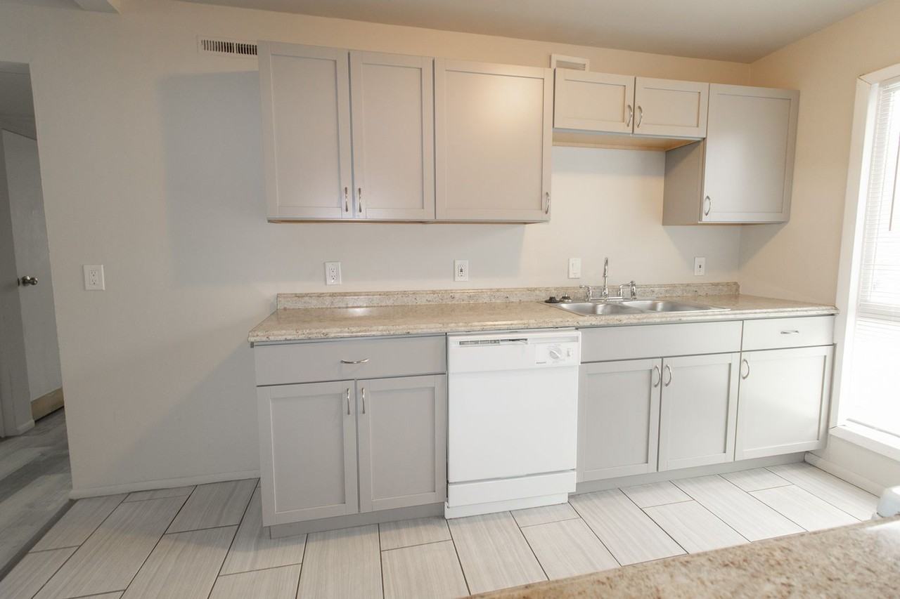 Eastgate Apartments - Photo 6 of 22