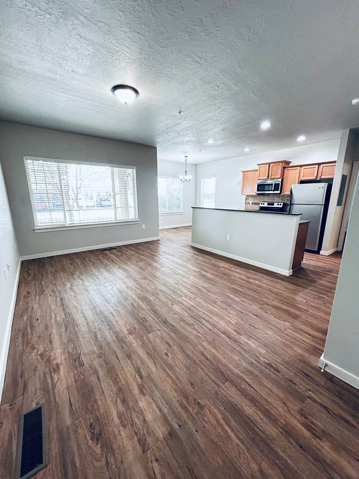 2547 E BLUE TICK ST - Photo 2 of 22