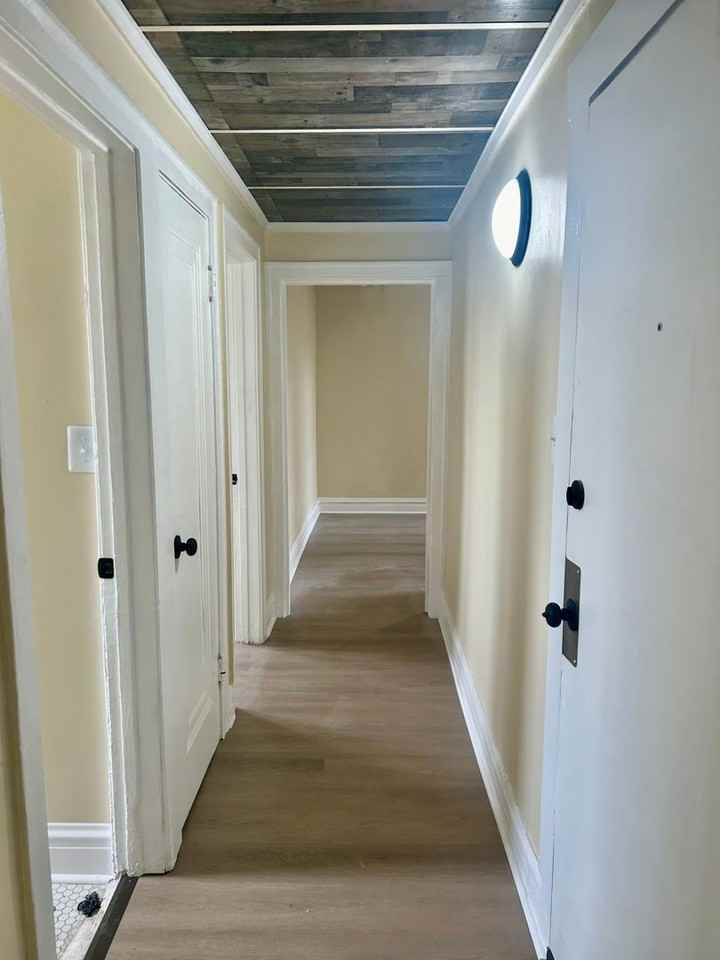 4049 W School St #B - Photo 4 of 9