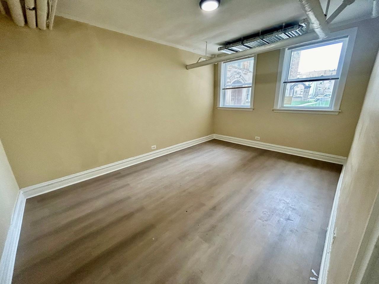 4049 W School St #B - Photo 5 of 9