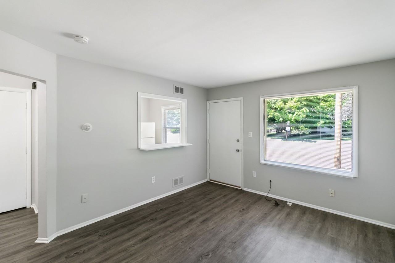 Airport Apartments (DCP Venture 3 LLC) - Photo 4 of 16