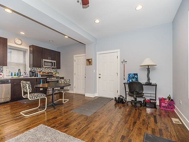 859 N Damen - Photo 3 of 34