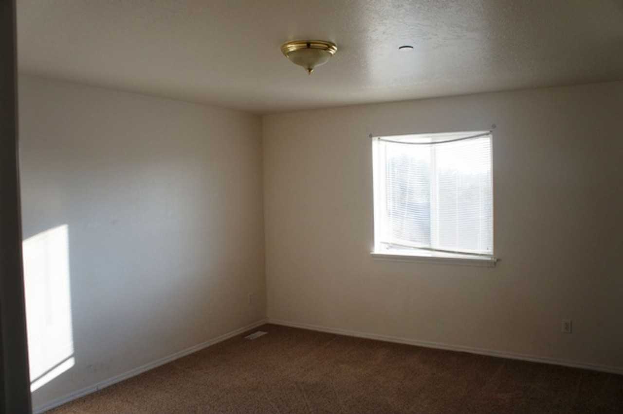 Foster Apartments - Photo 3 of 10