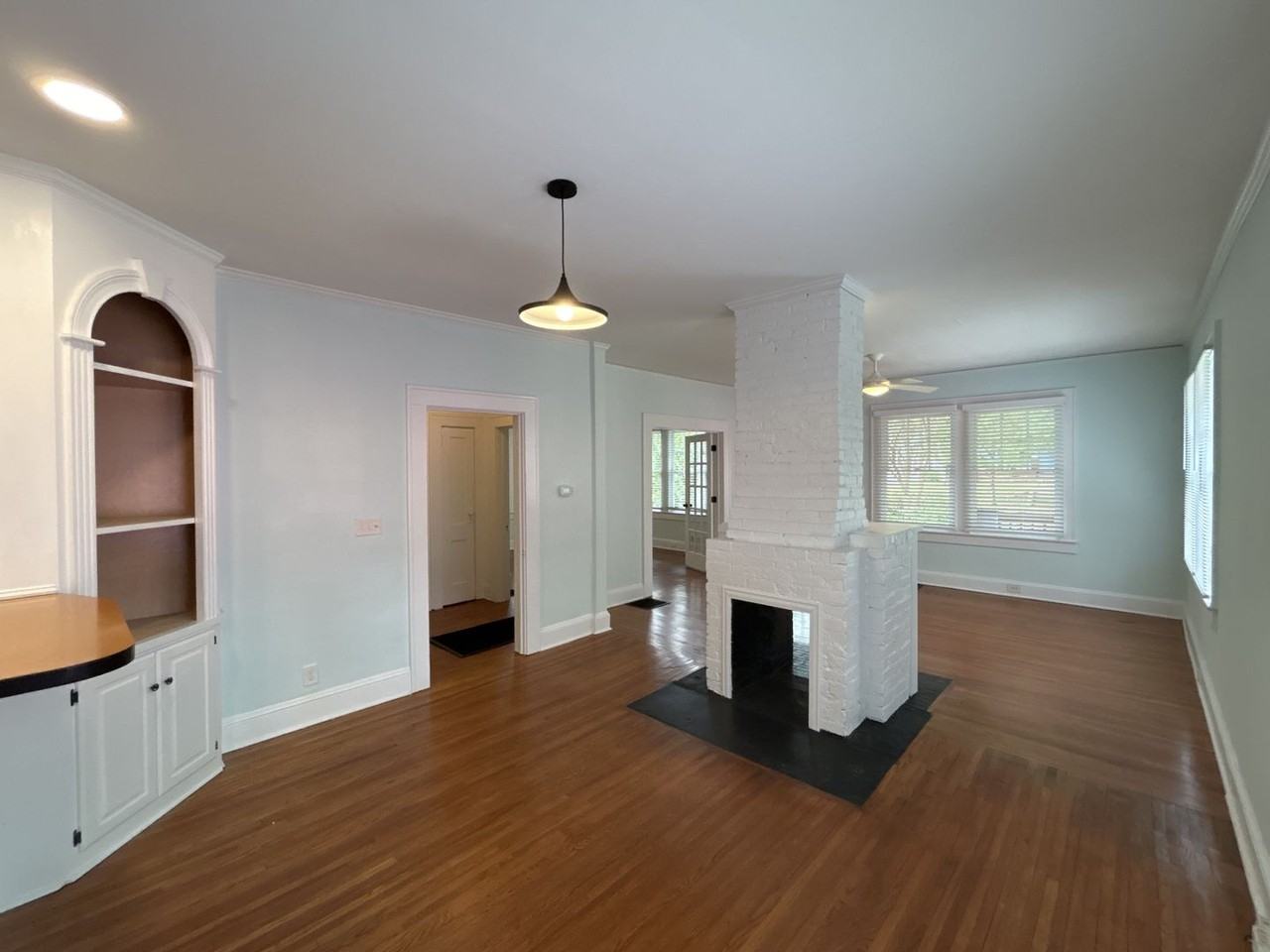 215 S Summit Ave - Photo 5 of 22