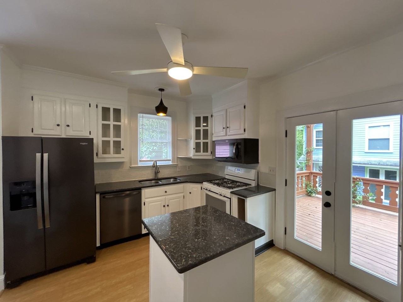 215 S Summit Ave - Photo 6 of 22