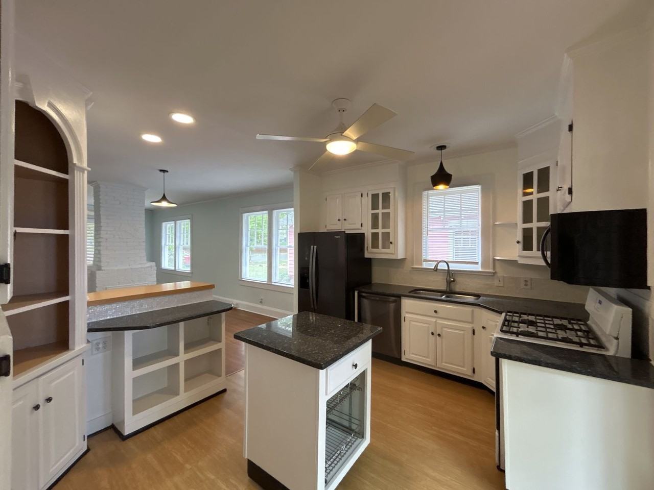 215 S Summit Ave - Photo 7 of 22