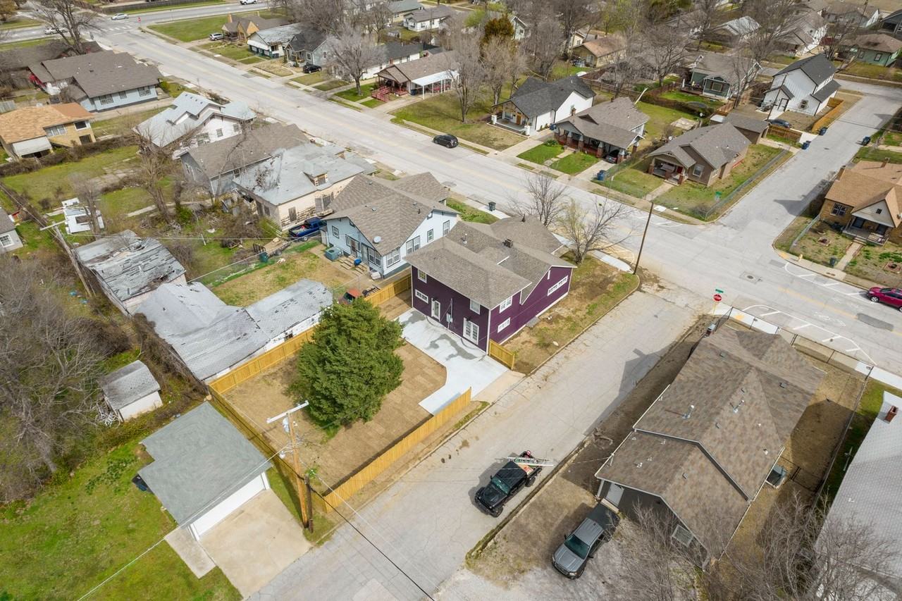 1402 N Main St - Photo 3 of 50