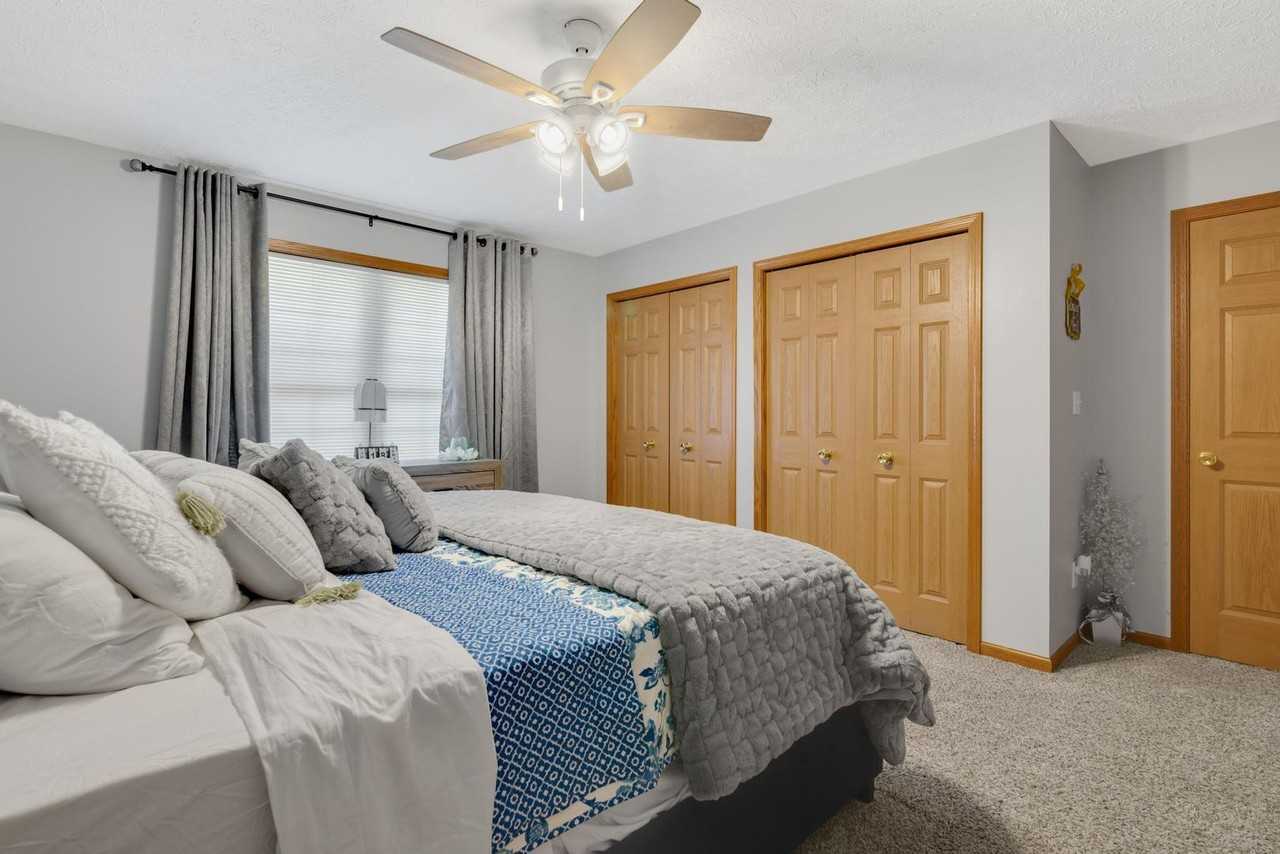 Mt. Vernon Manor - Photo 2 of 29