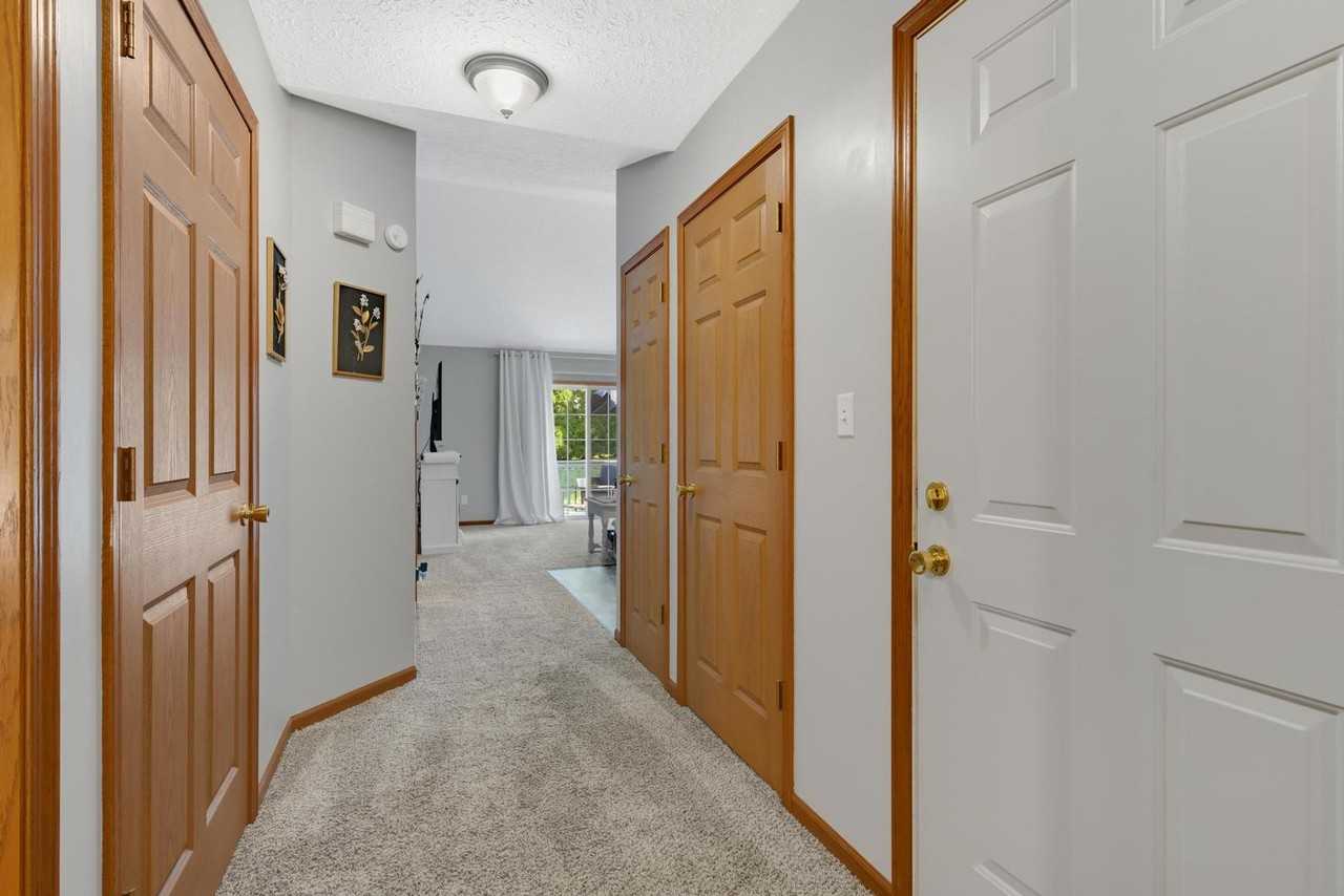 Mt. Vernon Manor - Photo 4 of 29