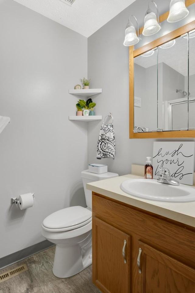 Mt. Vernon Manor - Photo 5 of 29