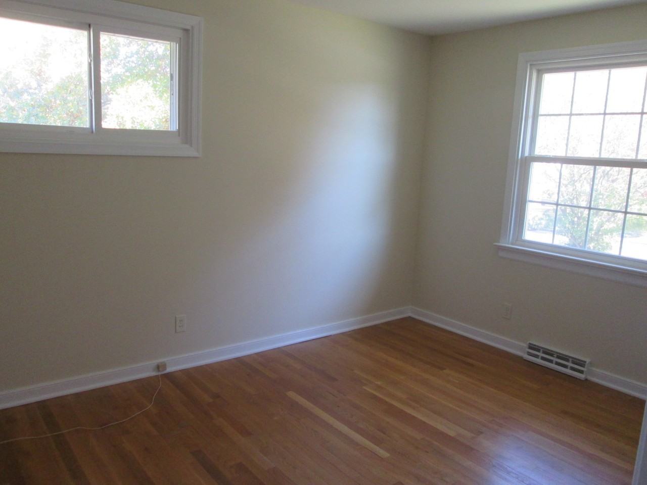 3914 Longleaf Dr - Photo 3 of 15