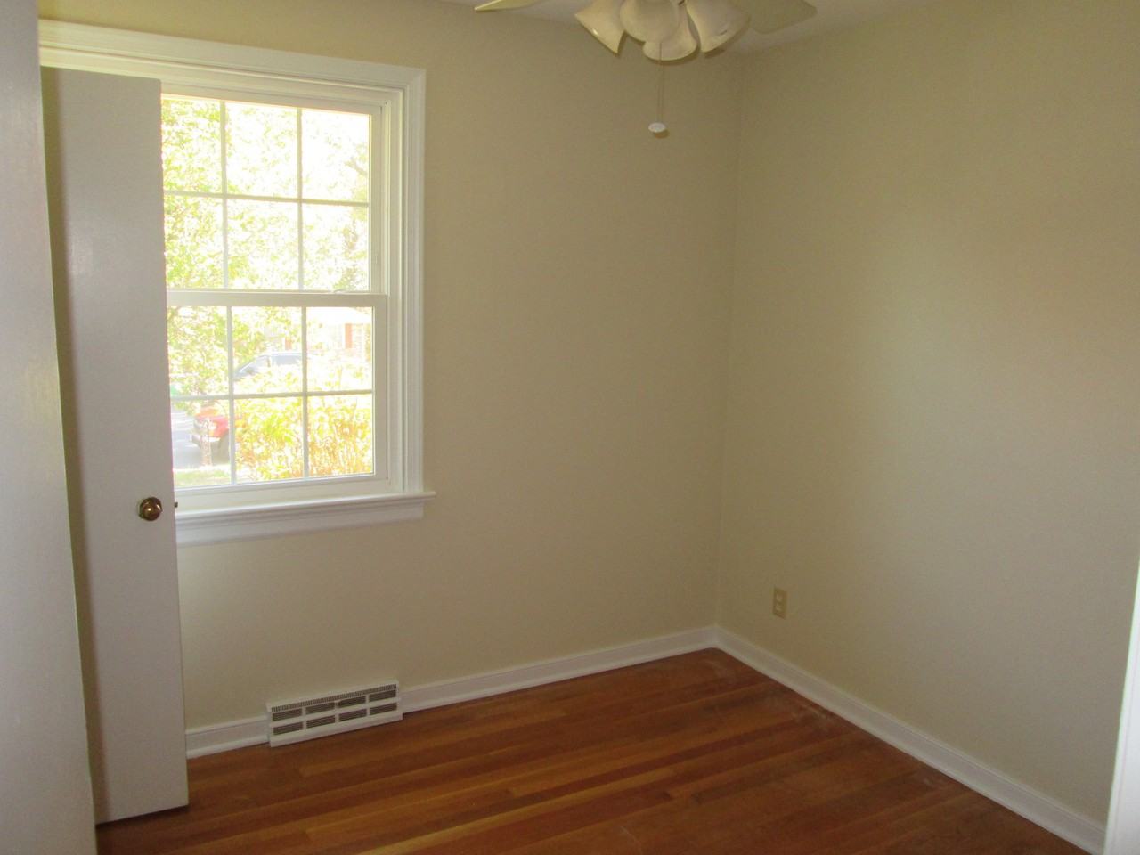3914 Longleaf Dr - Photo 7 of 15