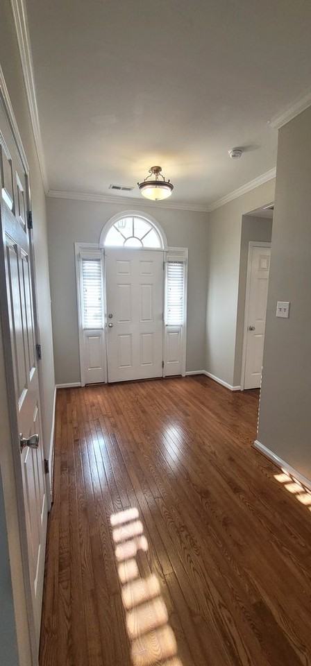 8022 Raymede Ct - Photo 2 of 14
